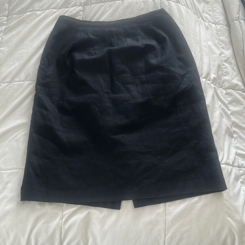 Classic black, pencil skirt